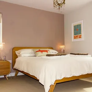 Walton Crescent Bed & Breakfast